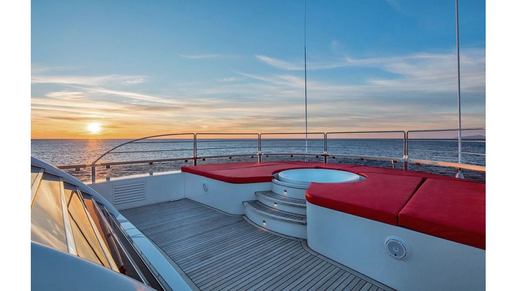 50m Displacement Motoryacht, 200lt/daily
Sewage : Selmar 12