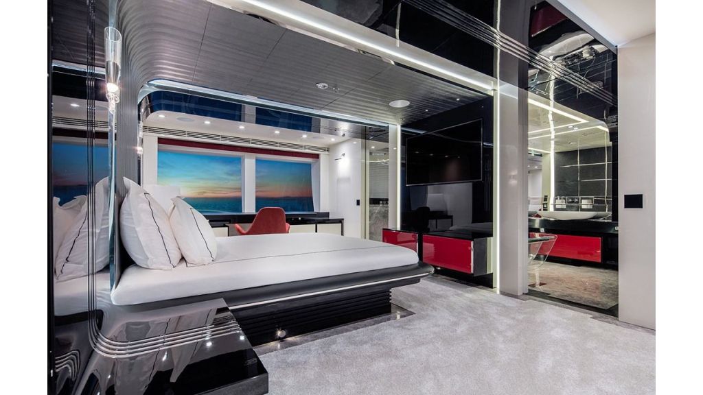 50m Displacement Motoryacht, 200lt/daily
Sewage : Selmar 12