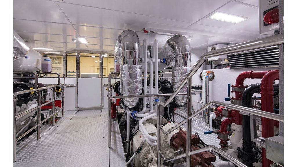 50m Displacement Motoryacht, 000lt/daily
Pumps : Gianneschi
Prufier : Westfalia Fuel Treatment System 900lt/hr
Stebilizer : TRAC 4 fin 440/20x Zero Speed Stabilizers