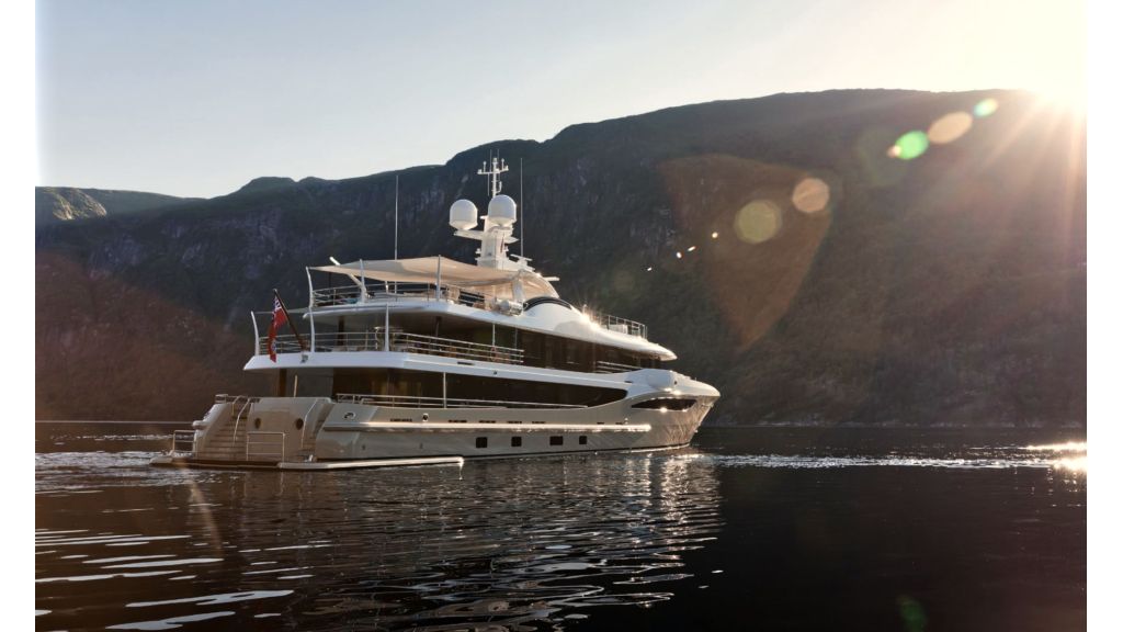 Amels 180, The main deck forward VIP stateroom has a fold-down balcony, providing a private relaxation area to enjoy the stunning views