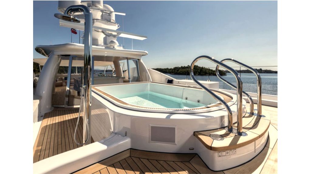 Amels 180, Adventure and Entertainment Aplenty
Equipped with an impressive array of toys and accessories, Amigos ensures that every moment on board is filled with adventure and fun