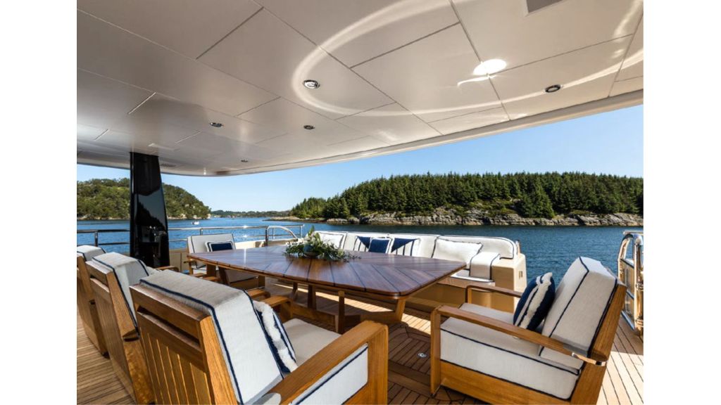 Amels 180, Adventure and Entertainment Aplenty
Equipped with an impressive array of toys and accessories, Amigos ensures that every moment on board is filled with adventure and fun