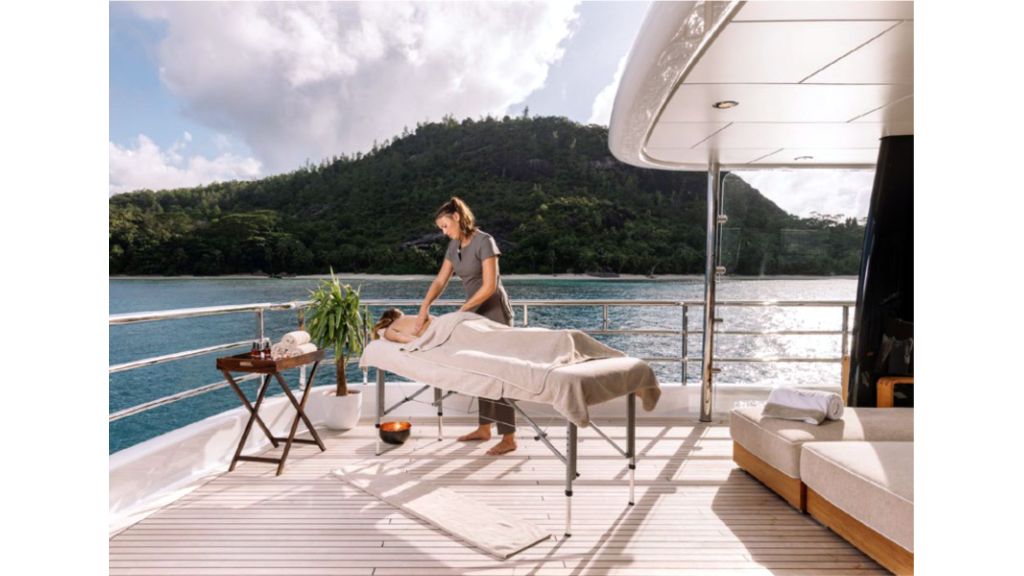 Amels 180,
Unmatched Comfort and Versatility
Boasting extensive interior design, Amels 180 offers six luxury suites where guests can stay in complete comfort