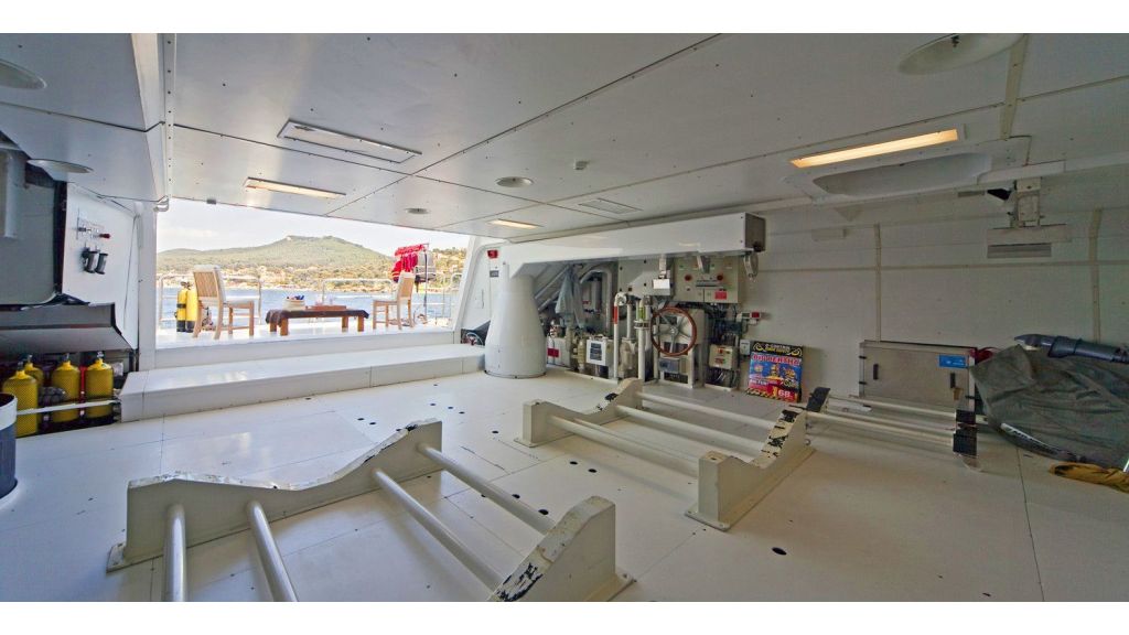 Luxury 50m Aluminum Yacht, In the port aft cabin are 2 bunk beds allowing 4 Guests in one room