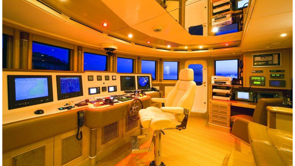 Luxury 50m Aluminum Yacht, Owner:
At the forward part of the main deck is the full width Owner's suite including a study to starboard, his and hers walk in closets and his and hers marble lined bathroom with central Jacuzzi bath and shower room