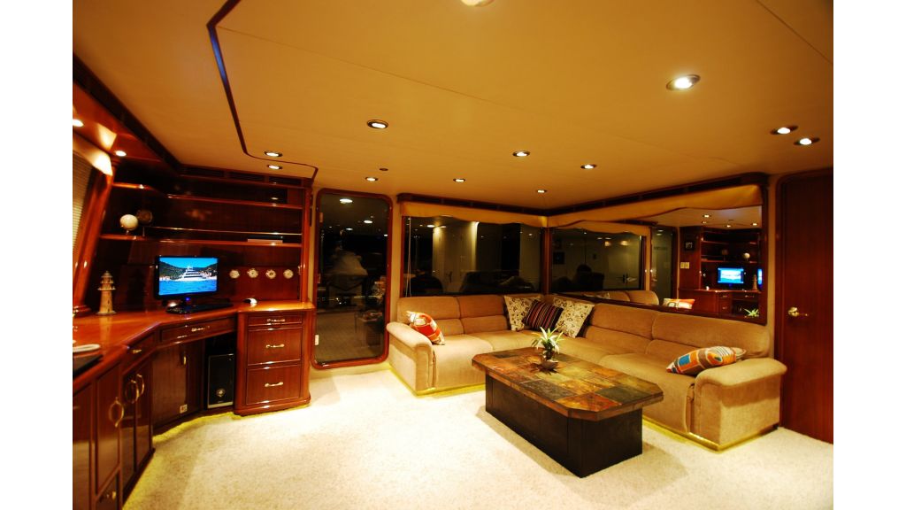 Luxury Motoryacht For Sale, Luxury motoryacht for sale up again, the sky deck us part-shaded with a dining area and bar