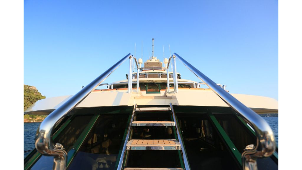 Luxury Motoryacht For Sale, She is on of our most luxurious motoryacht, her extended stern is surrounded by high bulwarks and is the perfect place for sunbathing as close to the water as possible