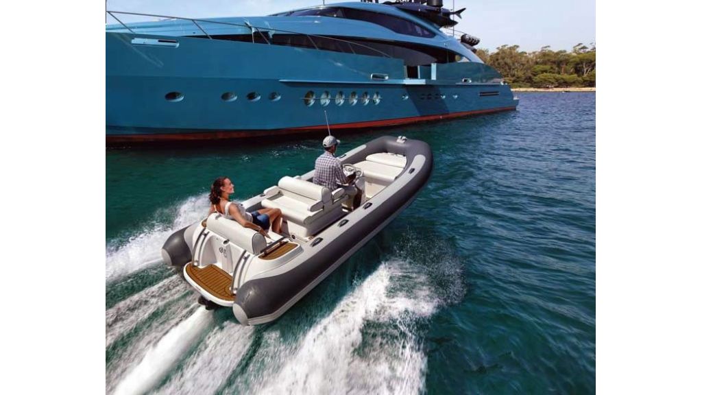 BLUE ICE, M/Y BLUE ICE has a very sportive and glamourous design and offers five luxurious guest cabins for up to 12 guests