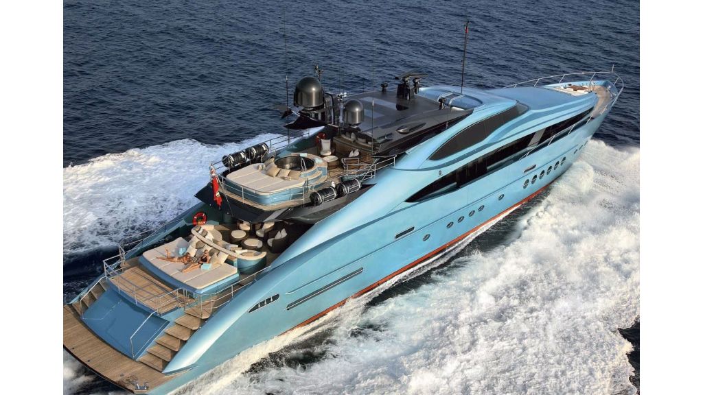 BLUE ICE, Her Zero Speed stabilizers guarantee the best comfort anywhere on board, whether cruising or at anchor