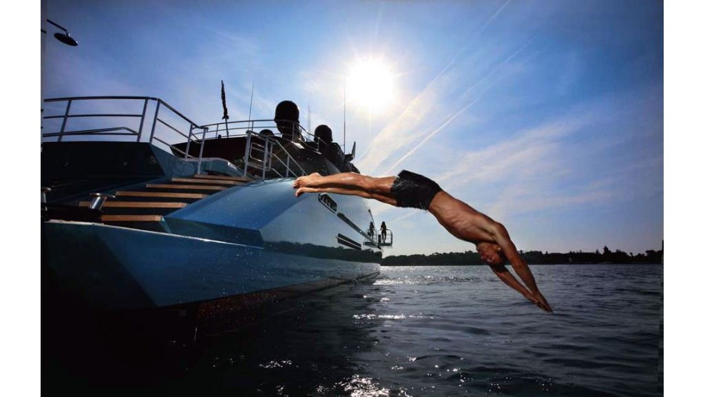 BLUE ICE, There are also 2 twin cabins which are equipped with additional Pullman beds