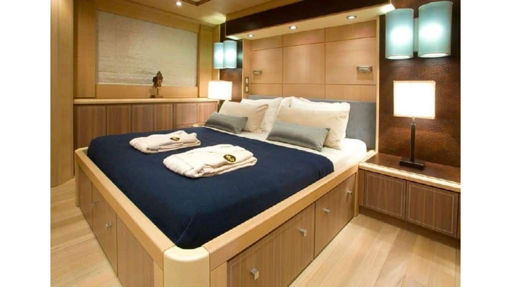 Palmer & Johnson 135 ft, Specifically laid out to emphasize open flowing spaces within geometric patterns in her 5 staterooms arrangement